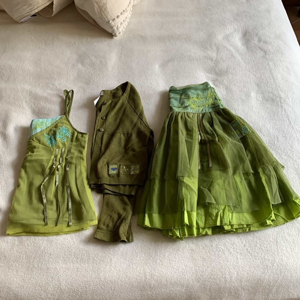 Deux par Deux --3 Piece Set (Skirt, Top and Sweater)